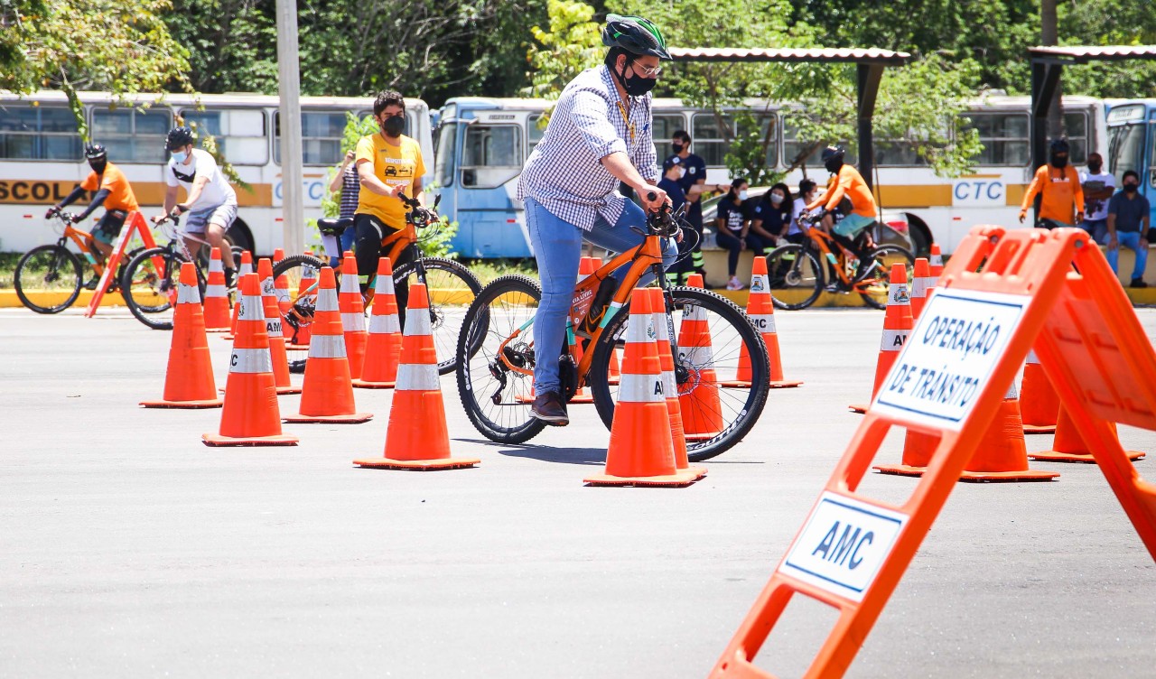 pista do curso de pilotagem de bicicleta na AMC